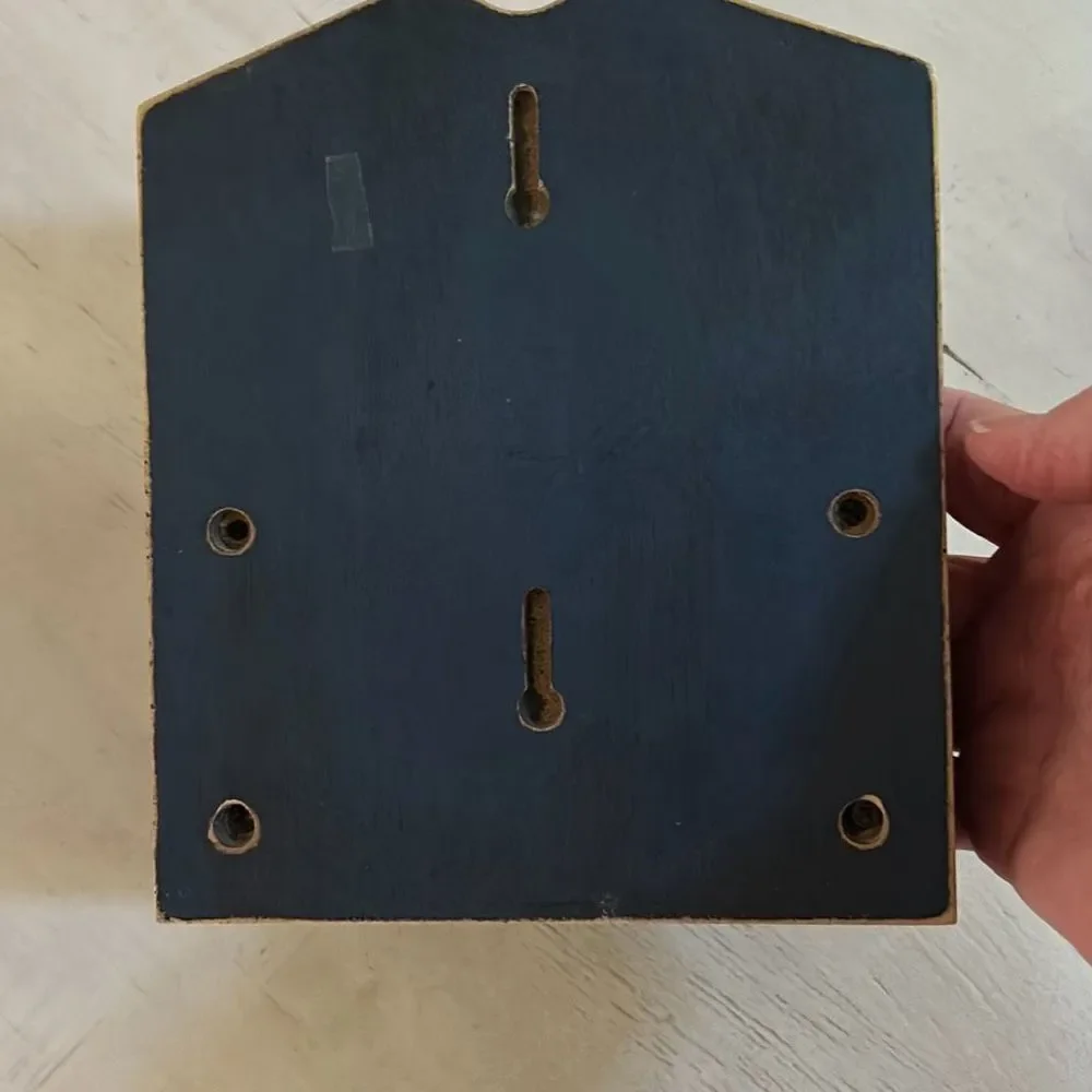 Vintage Look Soap Dish